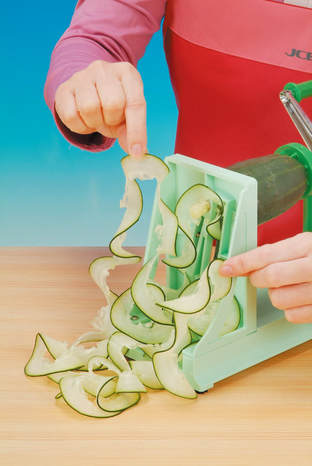 Japanese Spiralizer Cutting the Cucumber - GROWING8